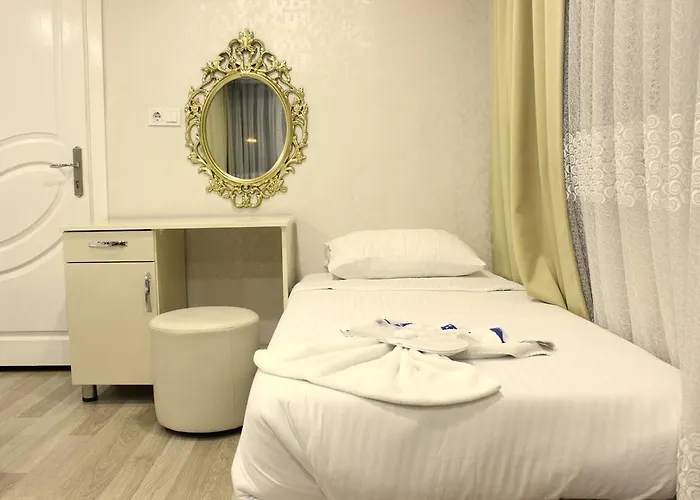 Simge Istanbulská provincie