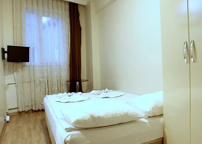 Simge Istanbulská provincie