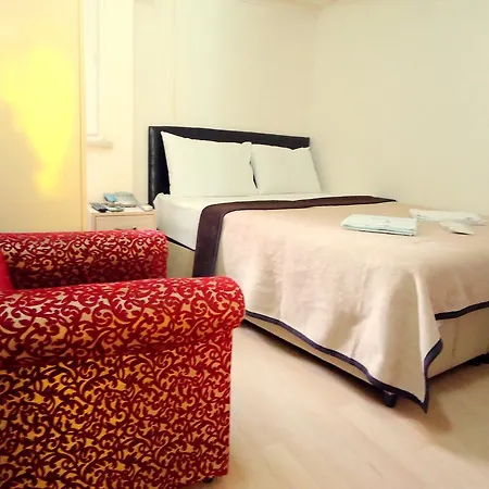 Simge Istanbulská provincie