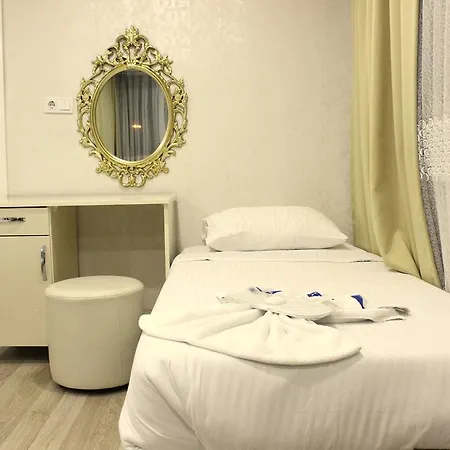 Simge Istanbulská provincie